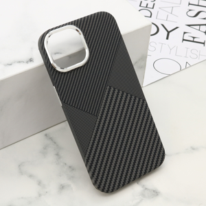 Slika od Futrola UrbanMesh za iPhone 15 (6.1) DZ03