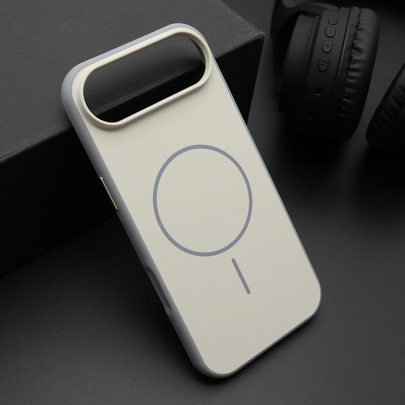 Slika od Futrola CHROME MagSafe za iPhone AIR (6.6) bela